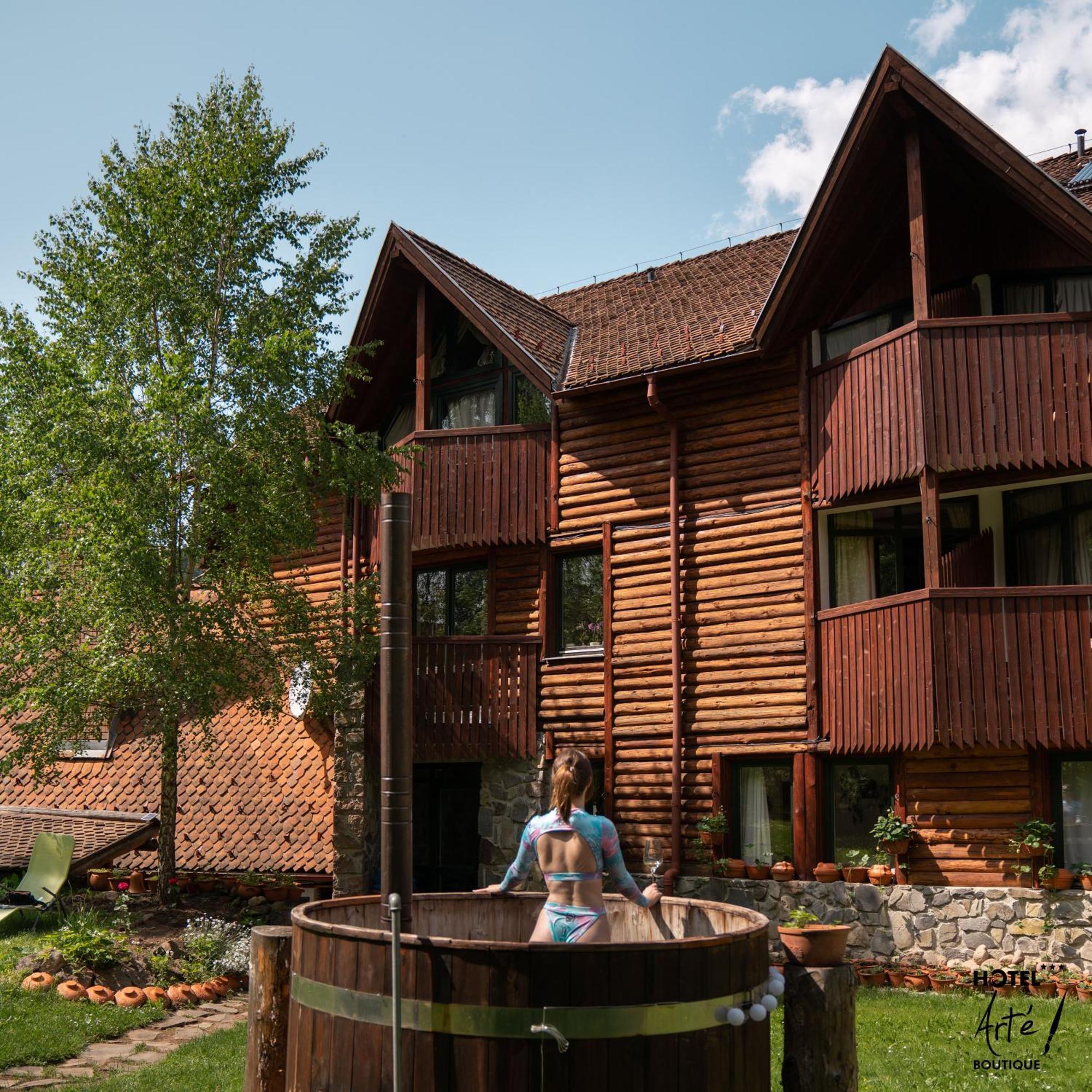 Art'E Boutique Rooms Беїле-Тушнад Екстер'єр фото